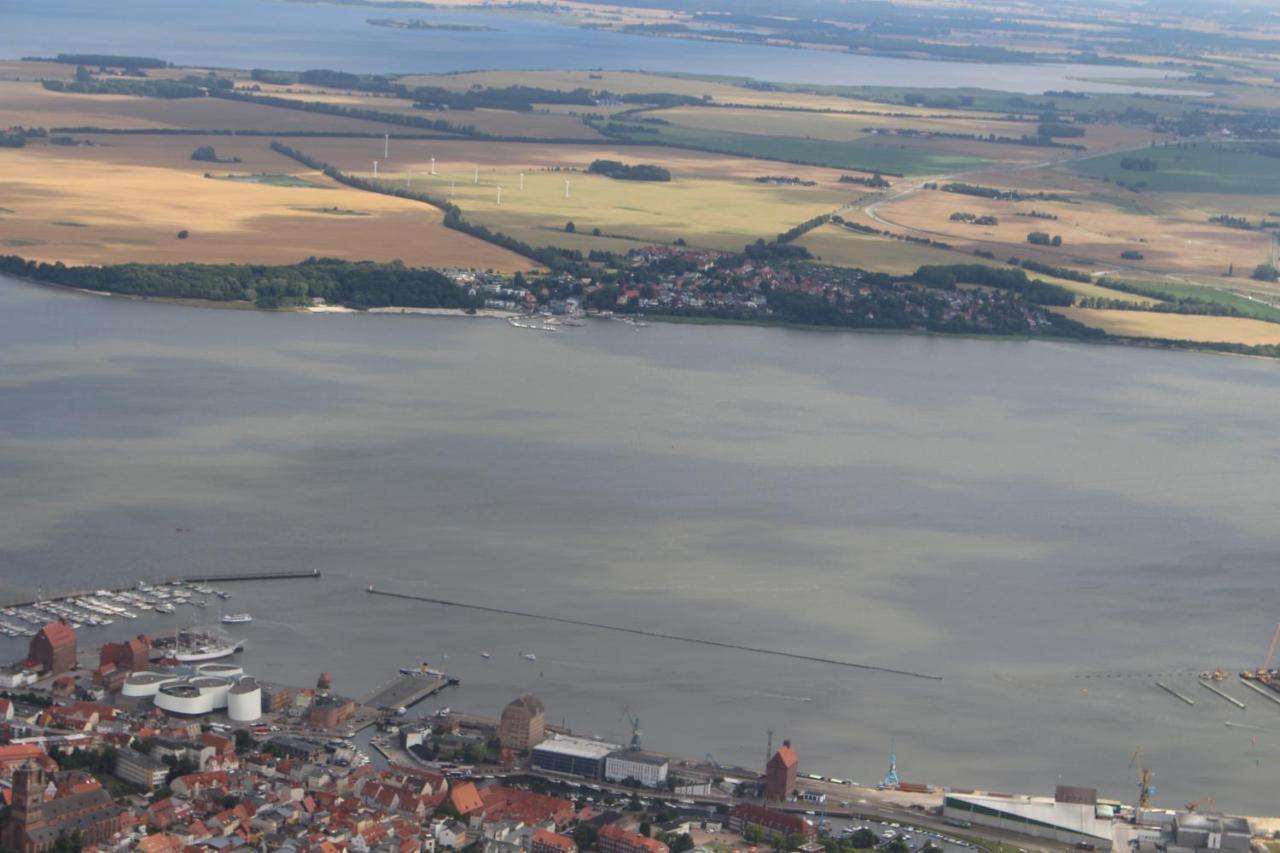 Rosmarin-Am-Sund Lägenhet Altefähr Exteriör bild
